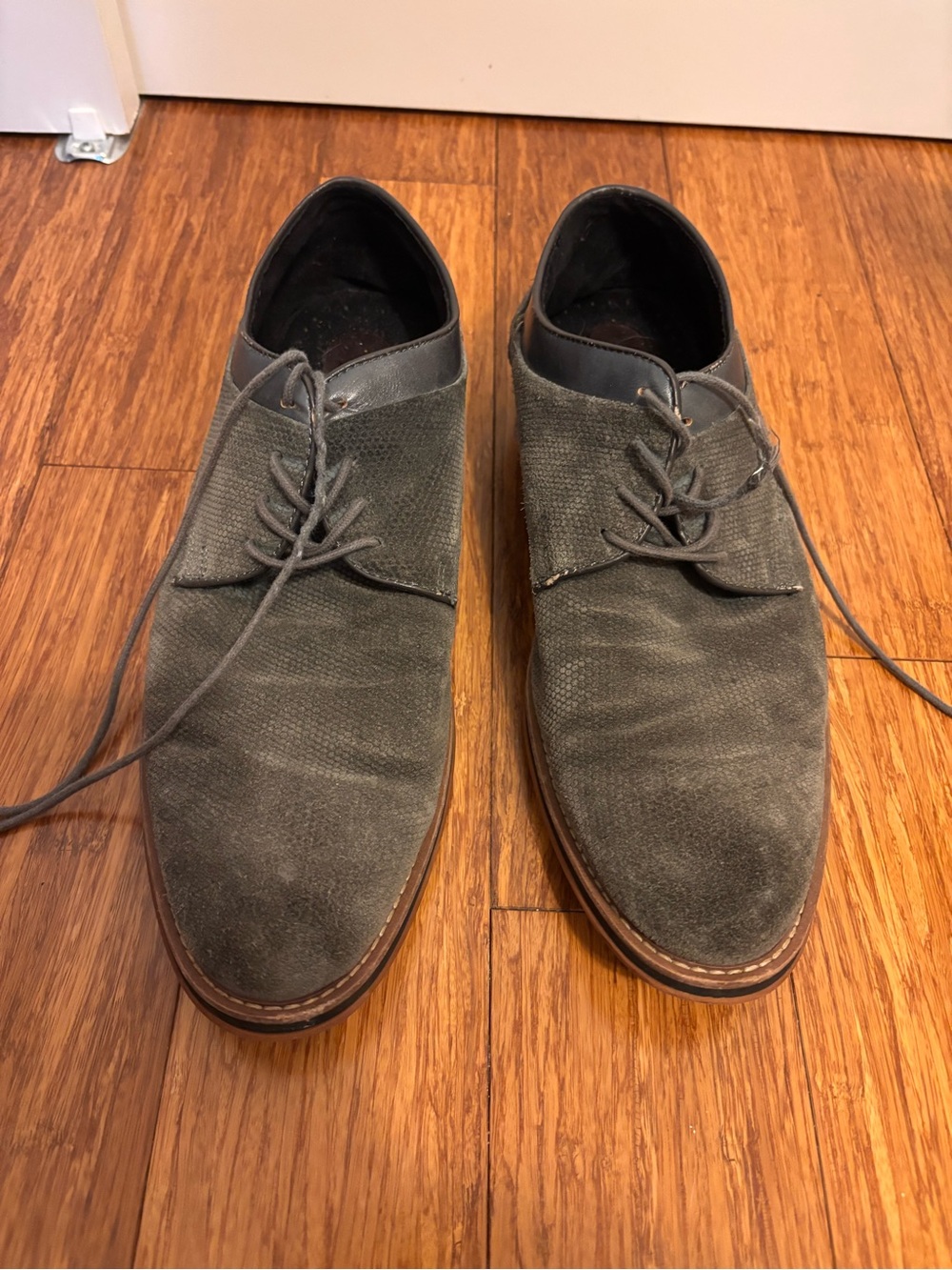 Canon Men's Gray Suede Chukka Boots